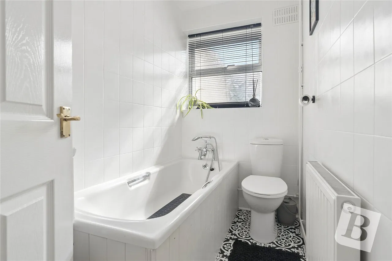 Laburnum Avenue, Wickford, SS12, photo 11