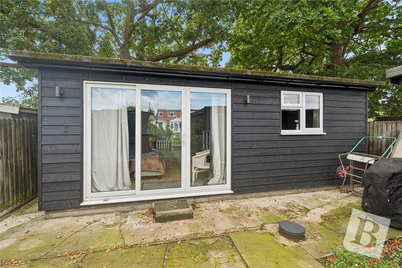 Laburnum Avenue, Wickford, SS12, photo 8