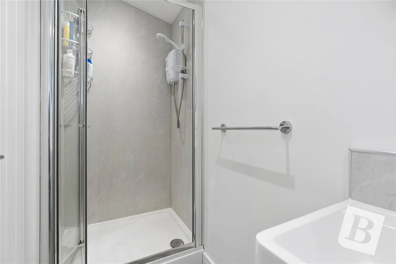 Laburnum Avenue, Wickford, SS12, photo 6