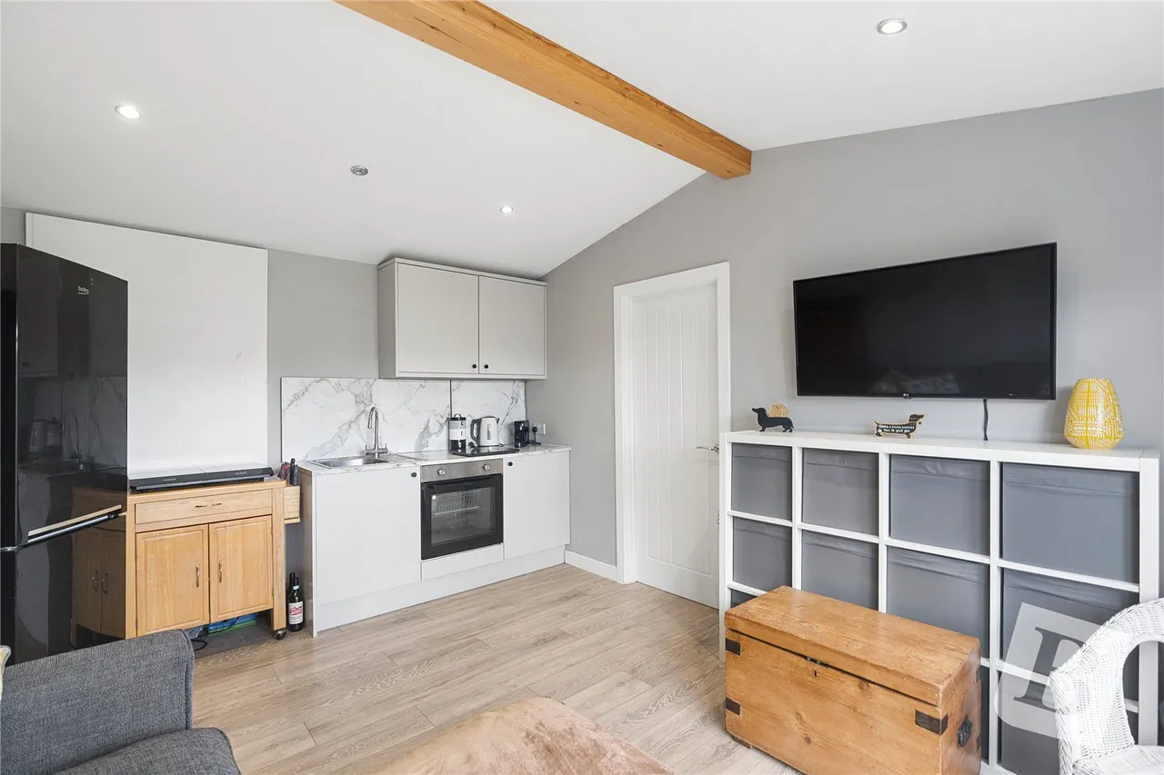 Laburnum Avenue, Wickford, SS12, photo 14