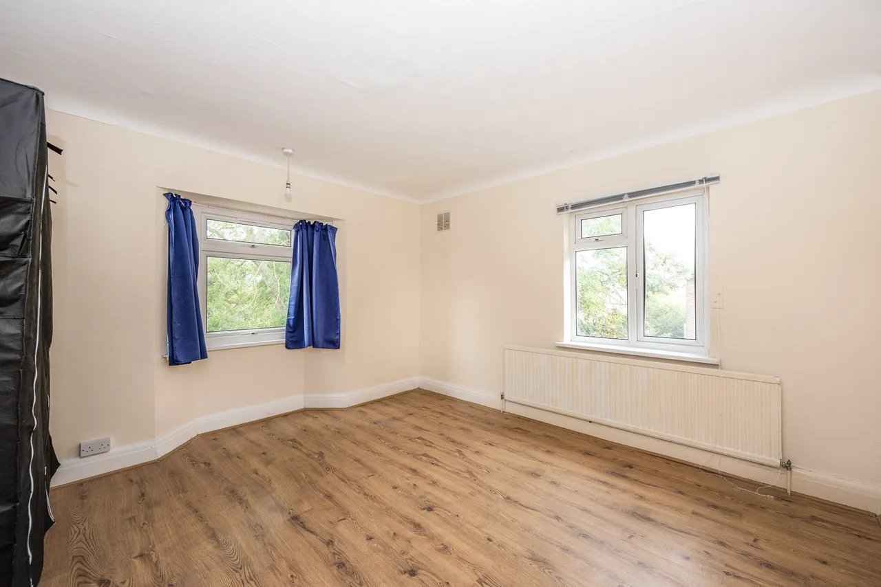 Great West Road, Isleworth Fees Apply, TW7, photo 9