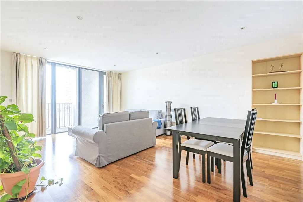 2 bed flat to rent, City Walk, London, SE1