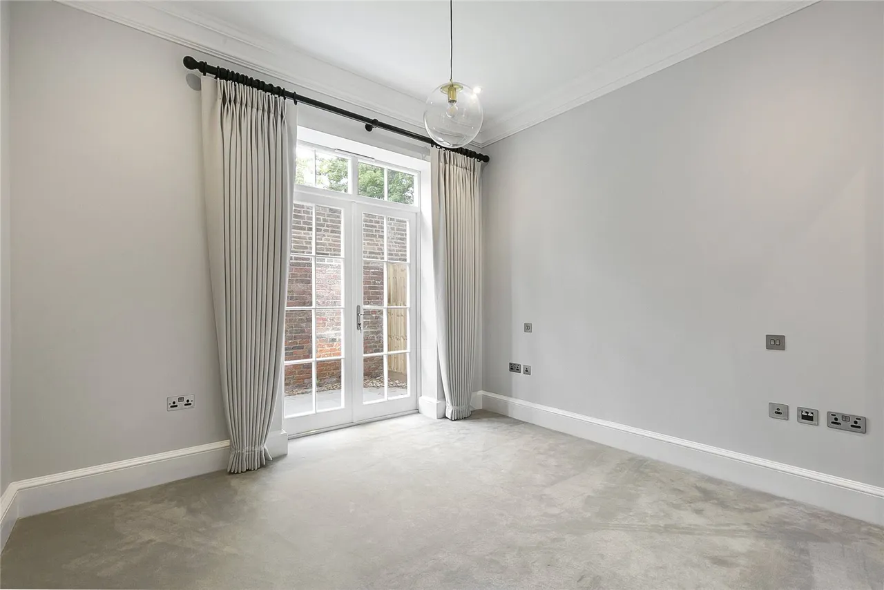 Totteridge Village, London, N20 8AE, photo 10