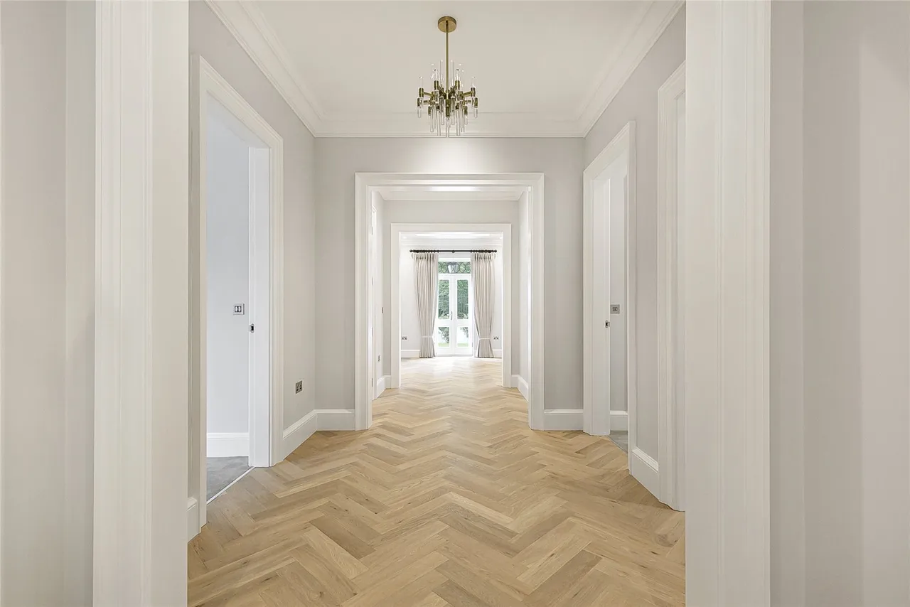 Totteridge Village, London, N20 8AE, photo 6