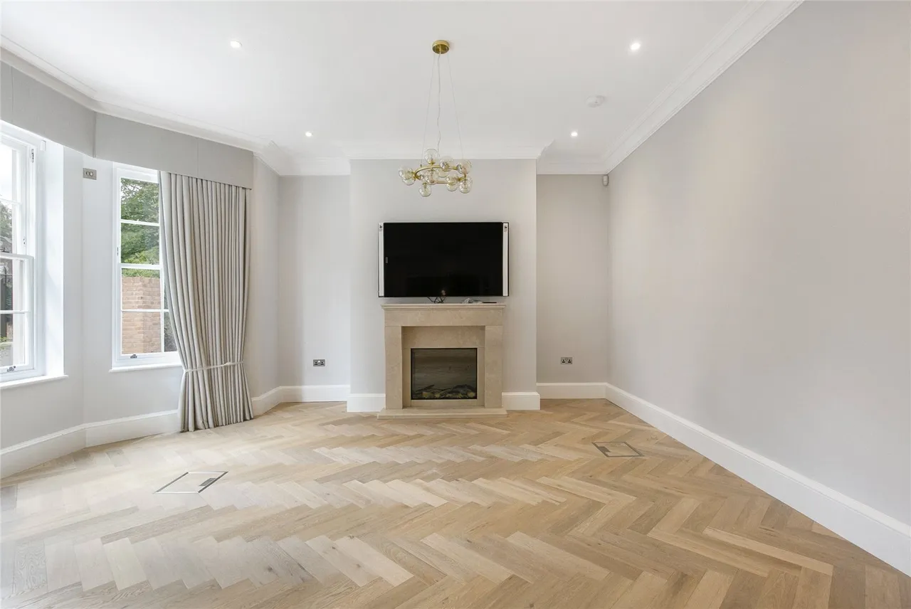 Totteridge Village, London, N20 8AE, photo 5