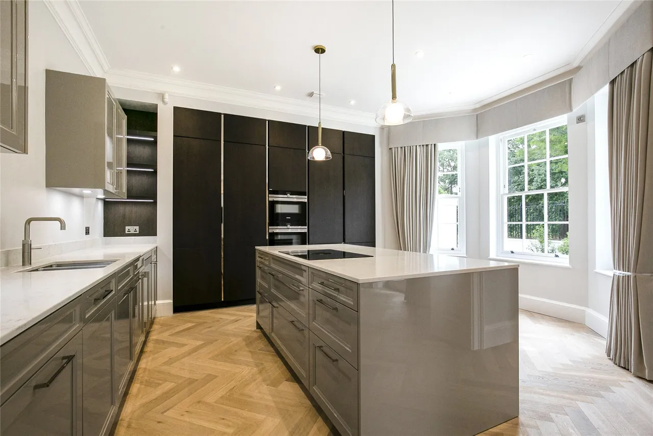 Totteridge Village, London, N20 8AE, photo 17