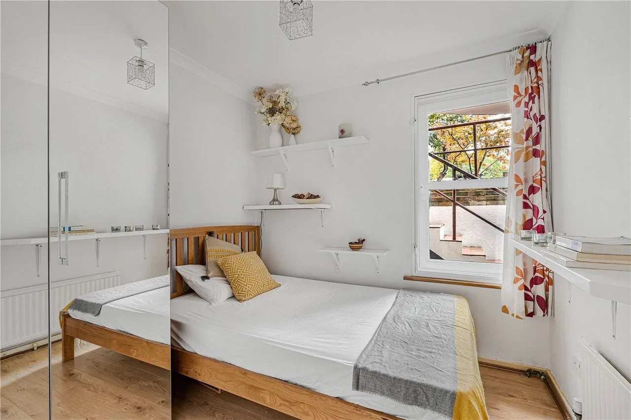 Wolseley Road, London, N8, photo 31