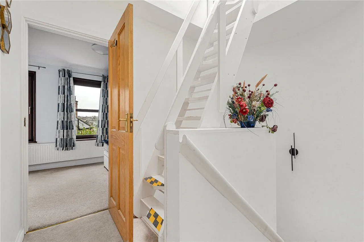 Wolseley Road, London, N8, photo 33