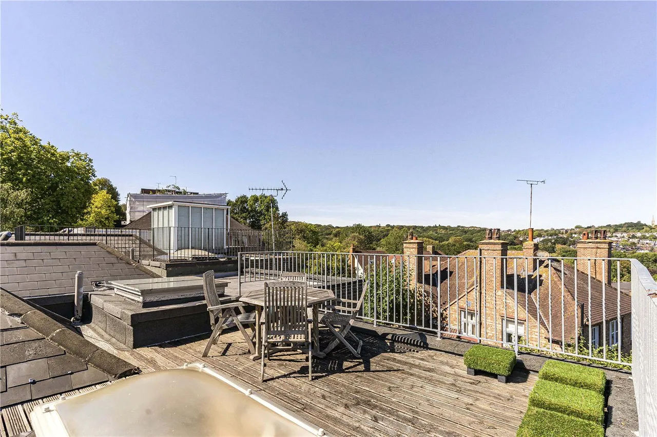 Wolseley Road, London, N8, photo 35
