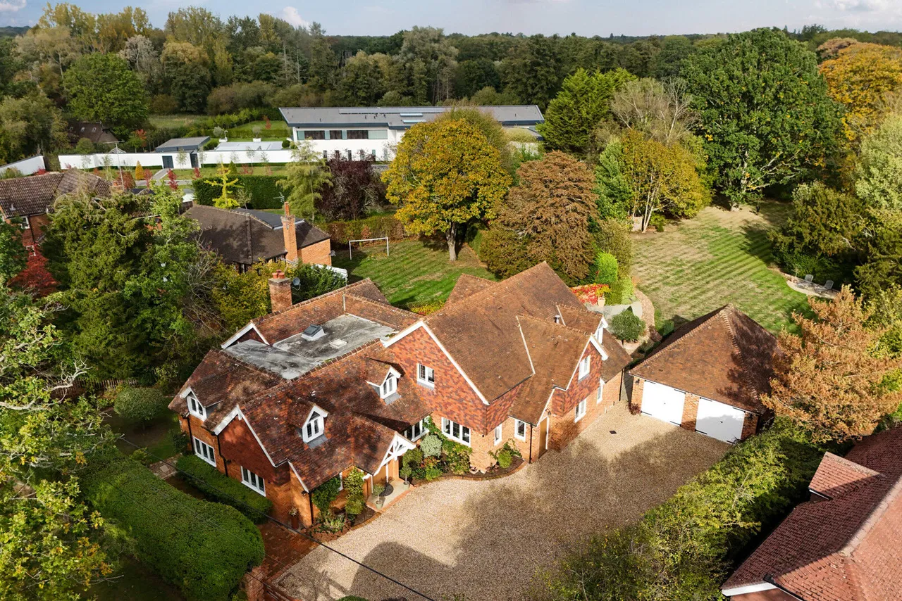 New Mill Lane, Eversley, RG27, photo 35