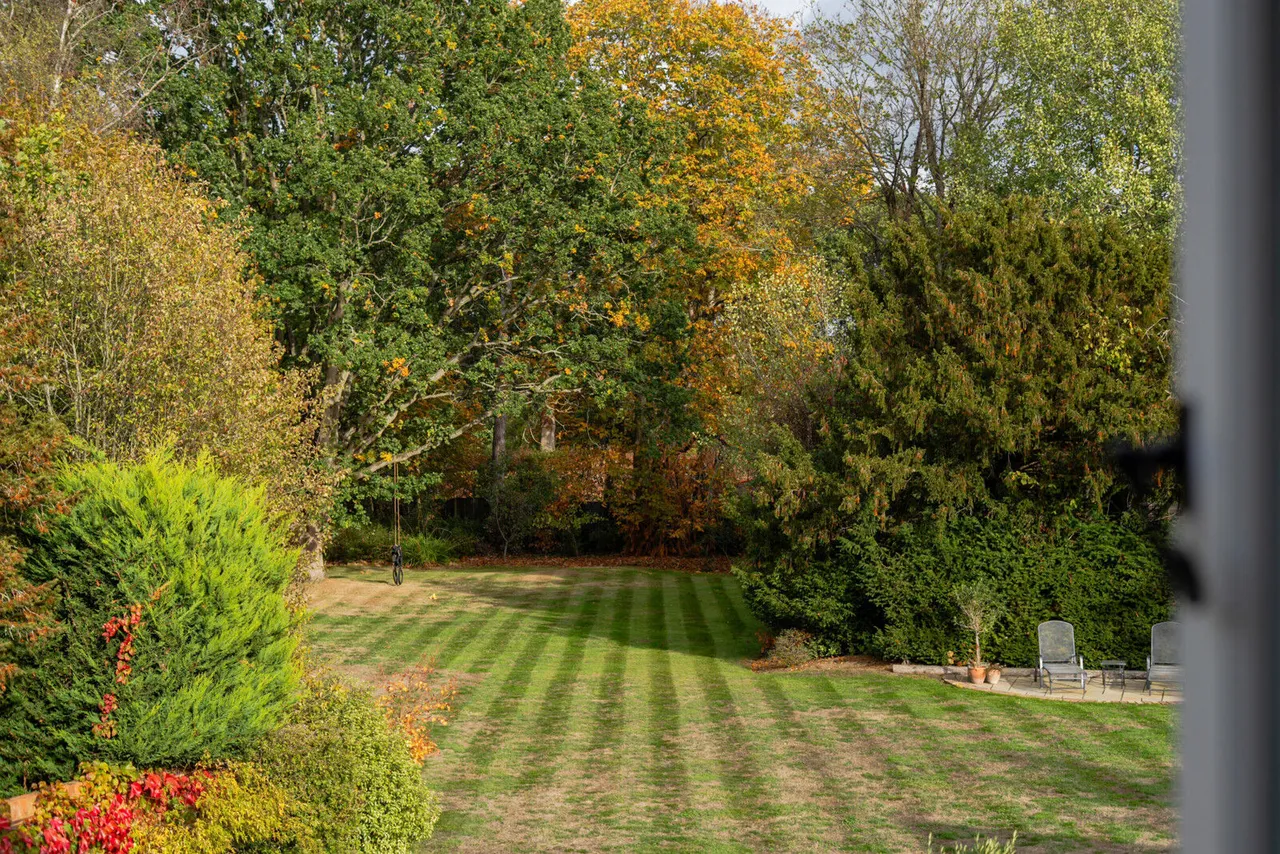 New Mill Lane, Eversley, RG27, photo 46
