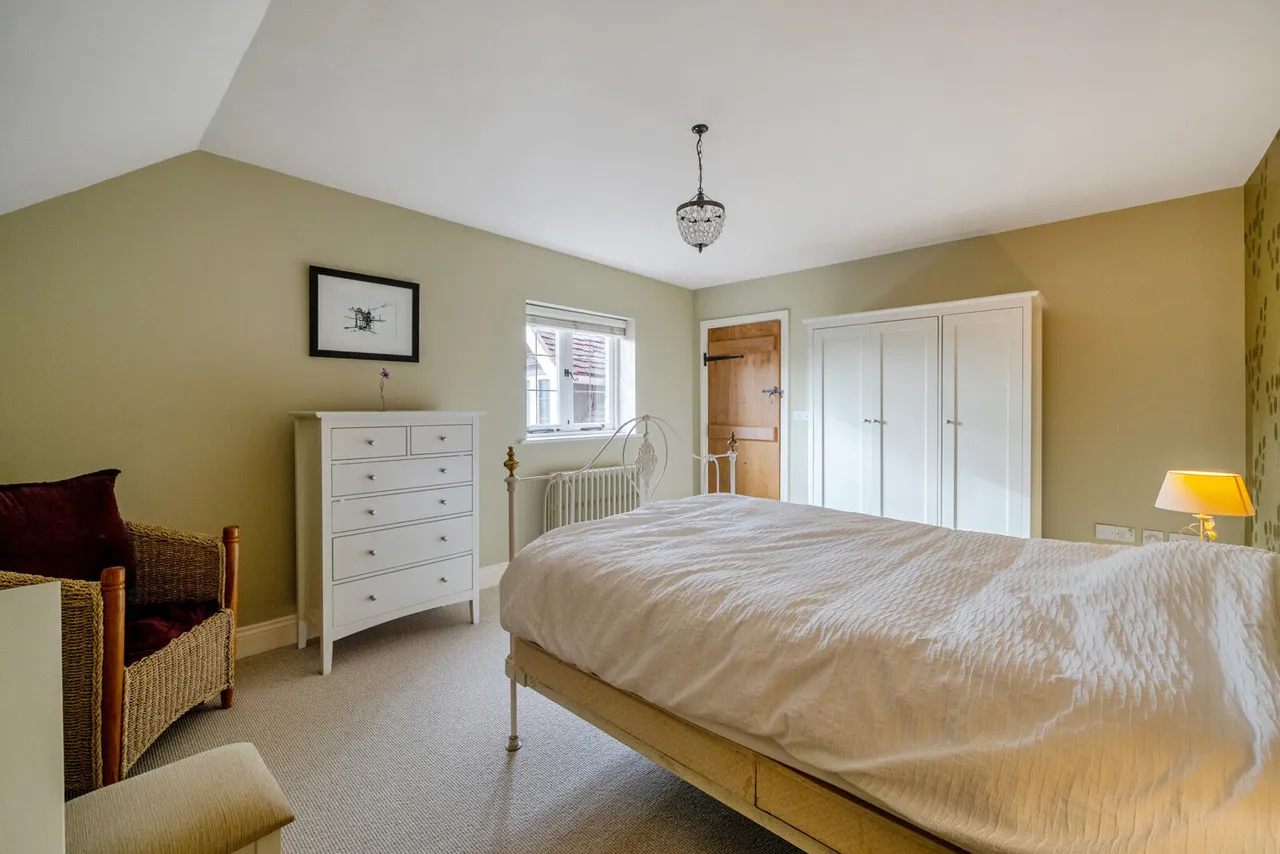 New Mill Lane, Eversley, RG27, photo 22