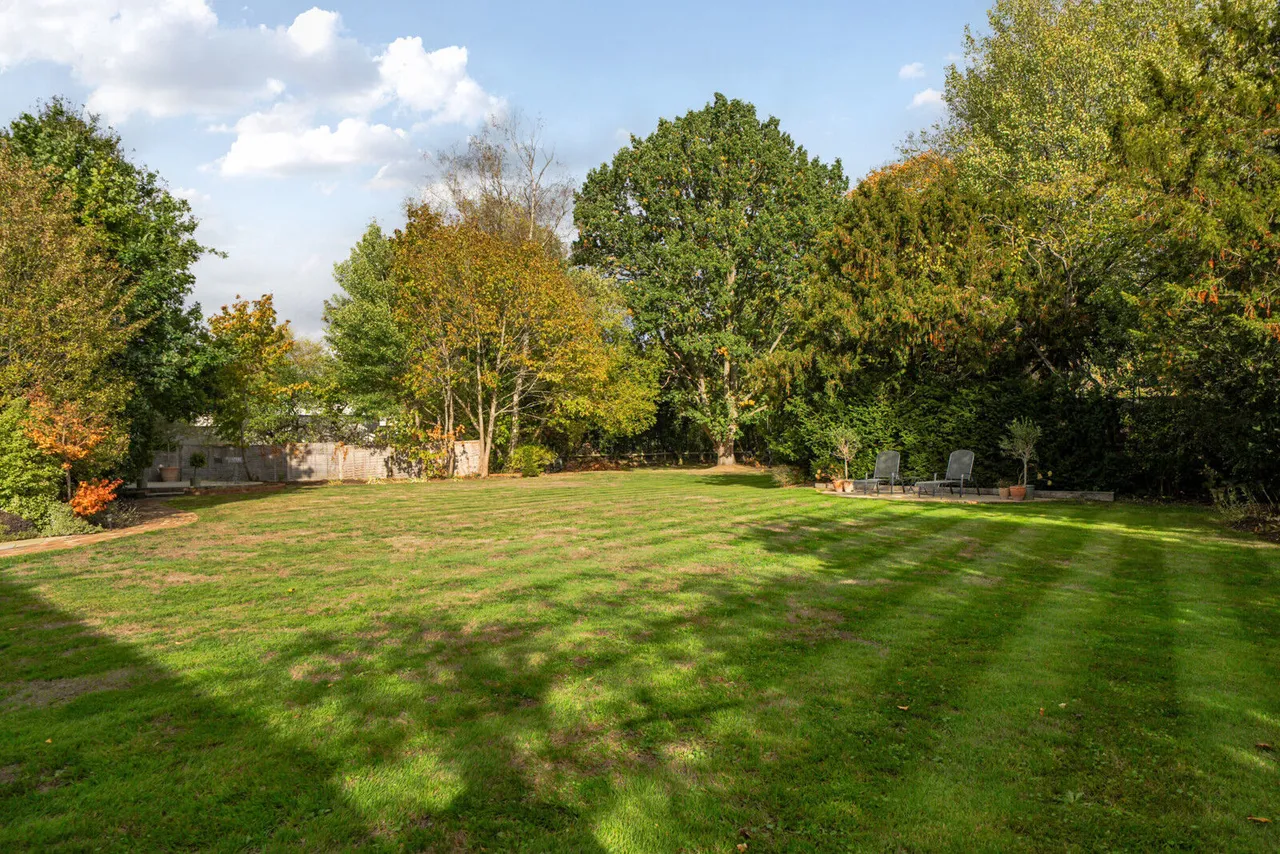 New Mill Lane, Eversley, RG27, photo 43
