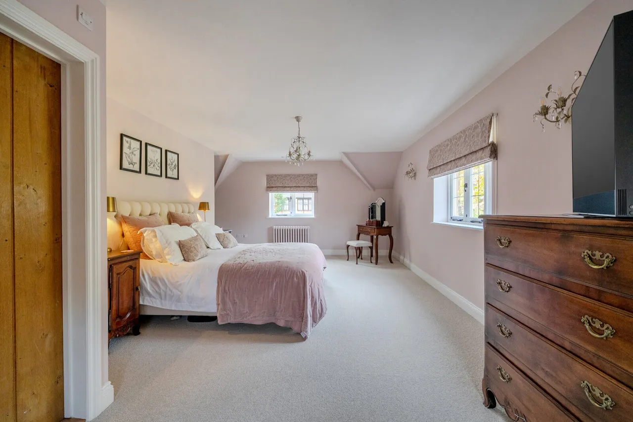 New Mill Lane, Eversley, RG27, photo 25