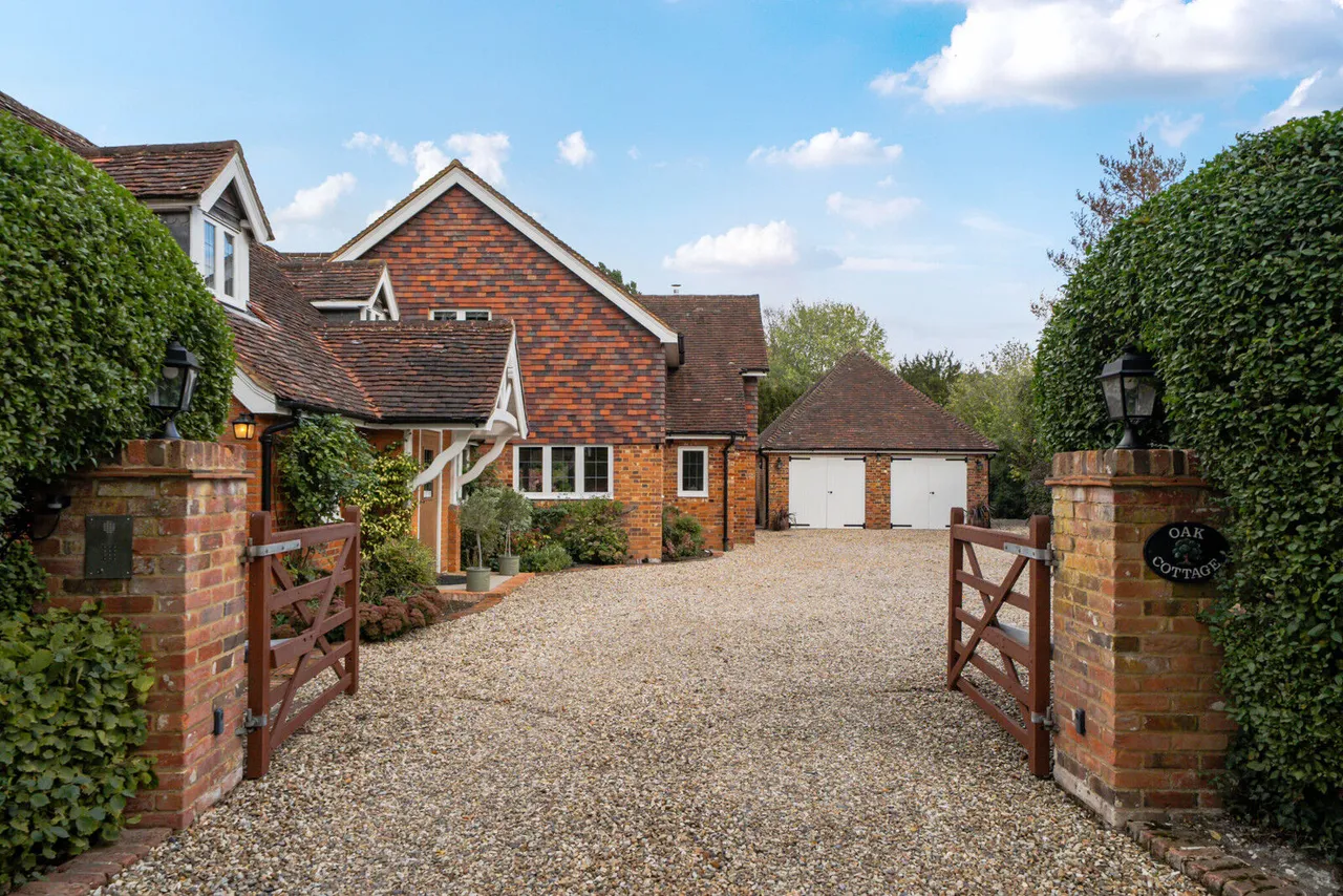 New Mill Lane, Eversley, RG27, photo 36
