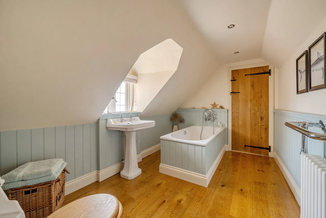 New Mill Lane, Eversley, RG27, photo 19