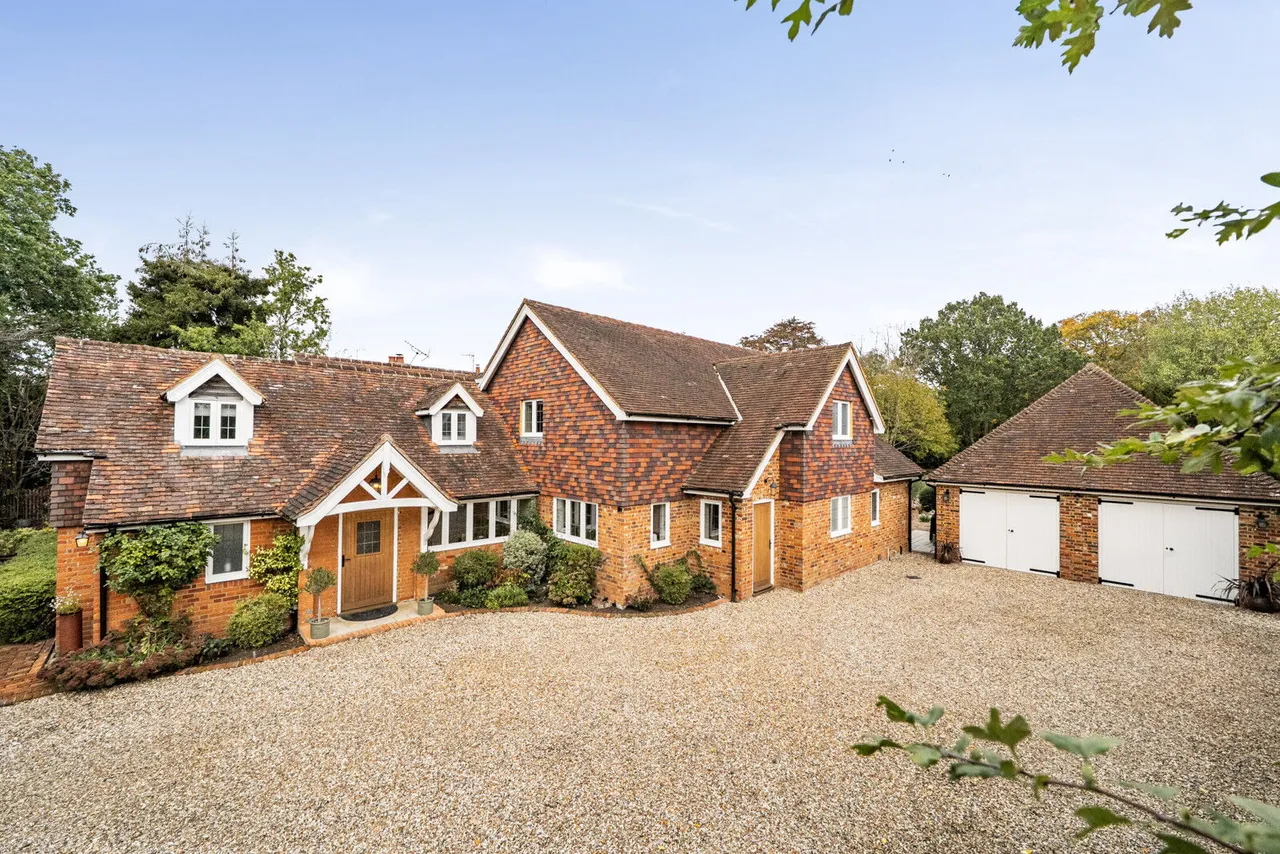 5 bed house for sale, New Mill Lane, Eversley, RG27