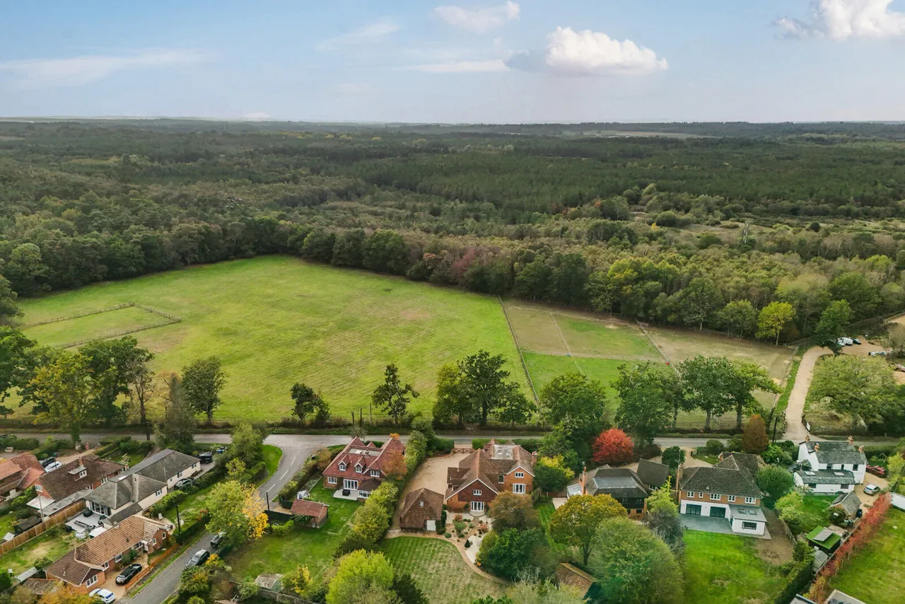 New Mill Lane, Eversley, RG27, photo 37