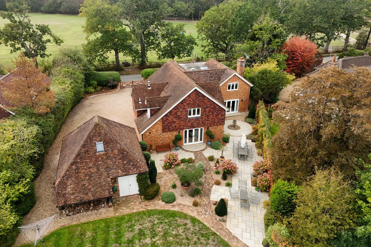 New Mill Lane, Eversley, RG27, photo 4