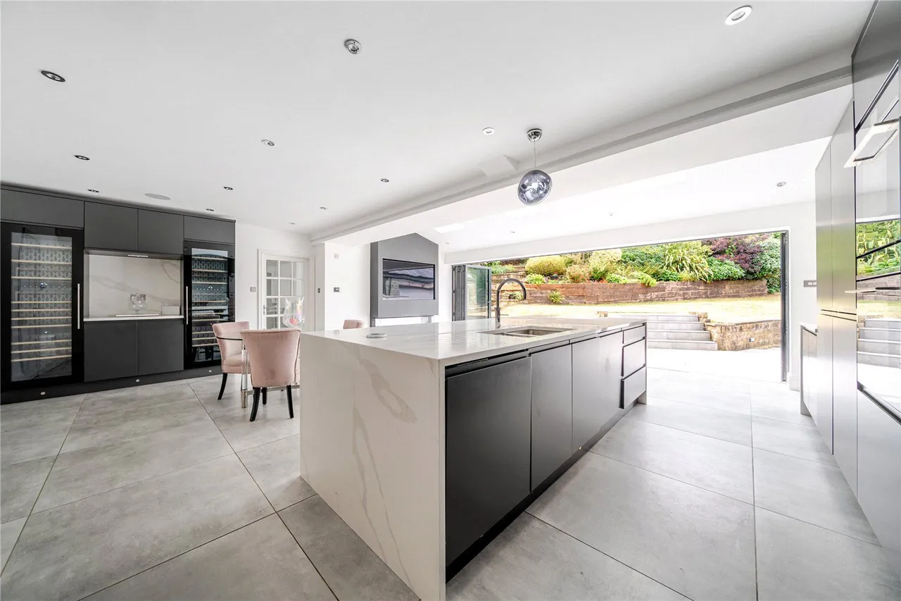 Intake Lane, Rodley, LS13, photo 3