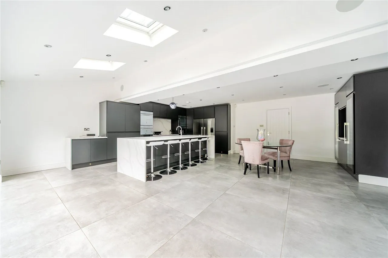 Intake Lane, Rodley, LS13, photo 30