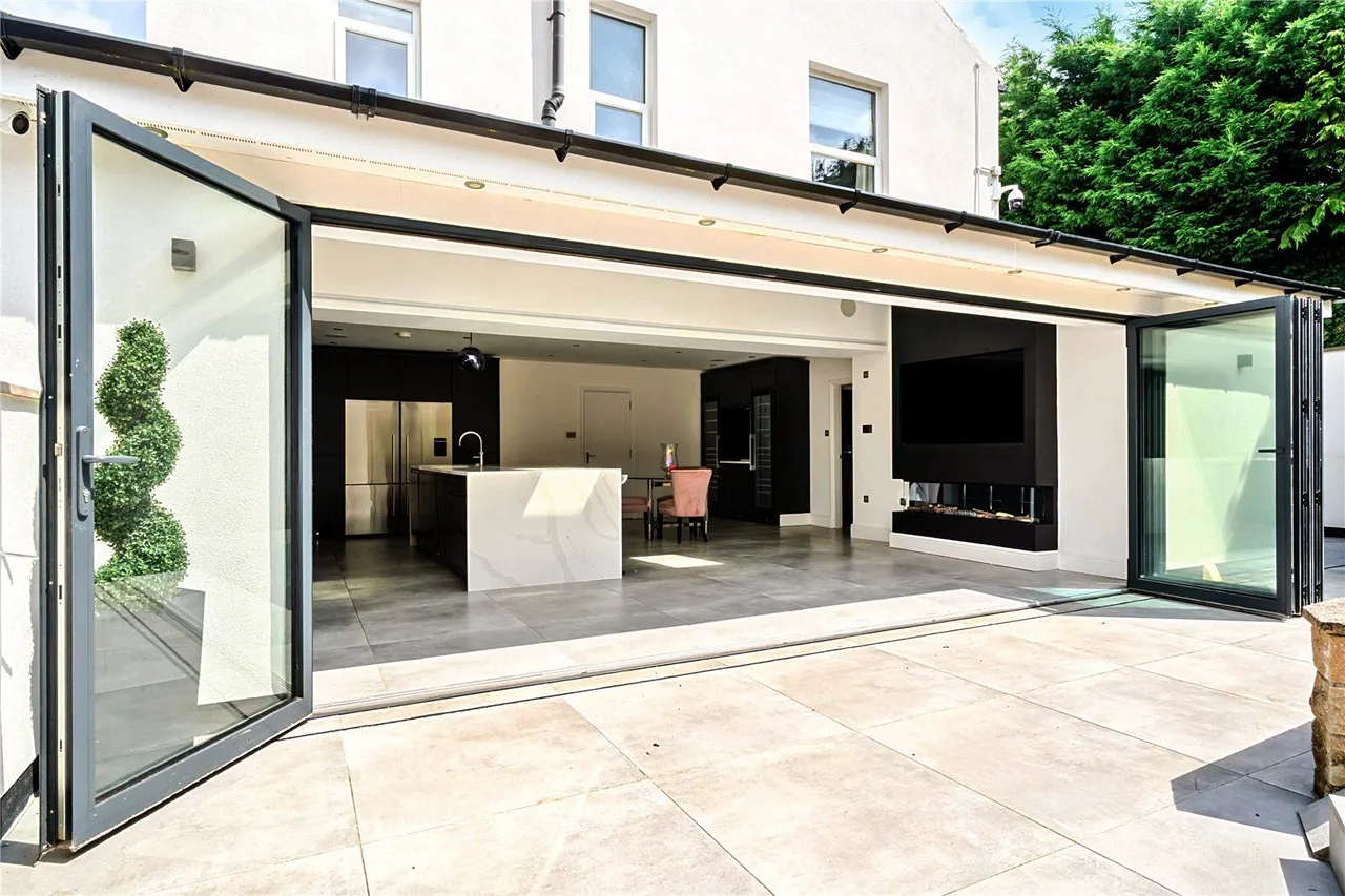 Intake Lane, Rodley, LS13, photo 32
