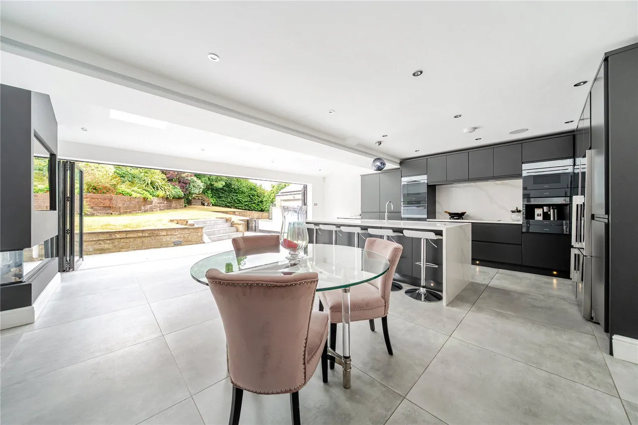 Intake Lane, Rodley, LS13, photo 2