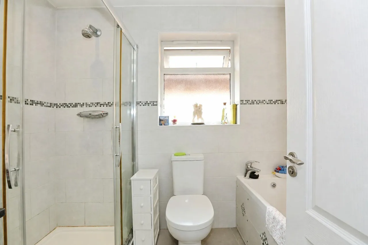 Blackheath, Crawley, RH10, photo 11