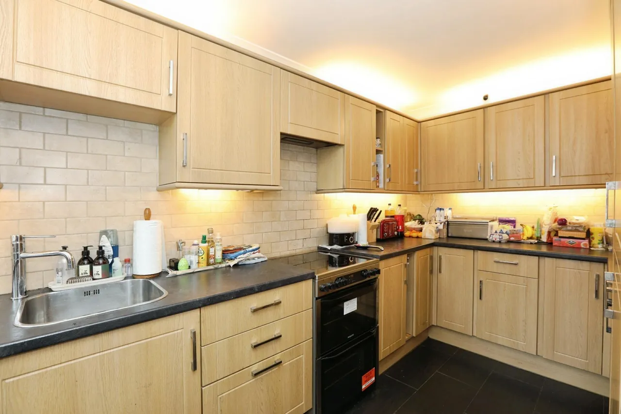 Blackheath, Crawley, RH10, photo 4