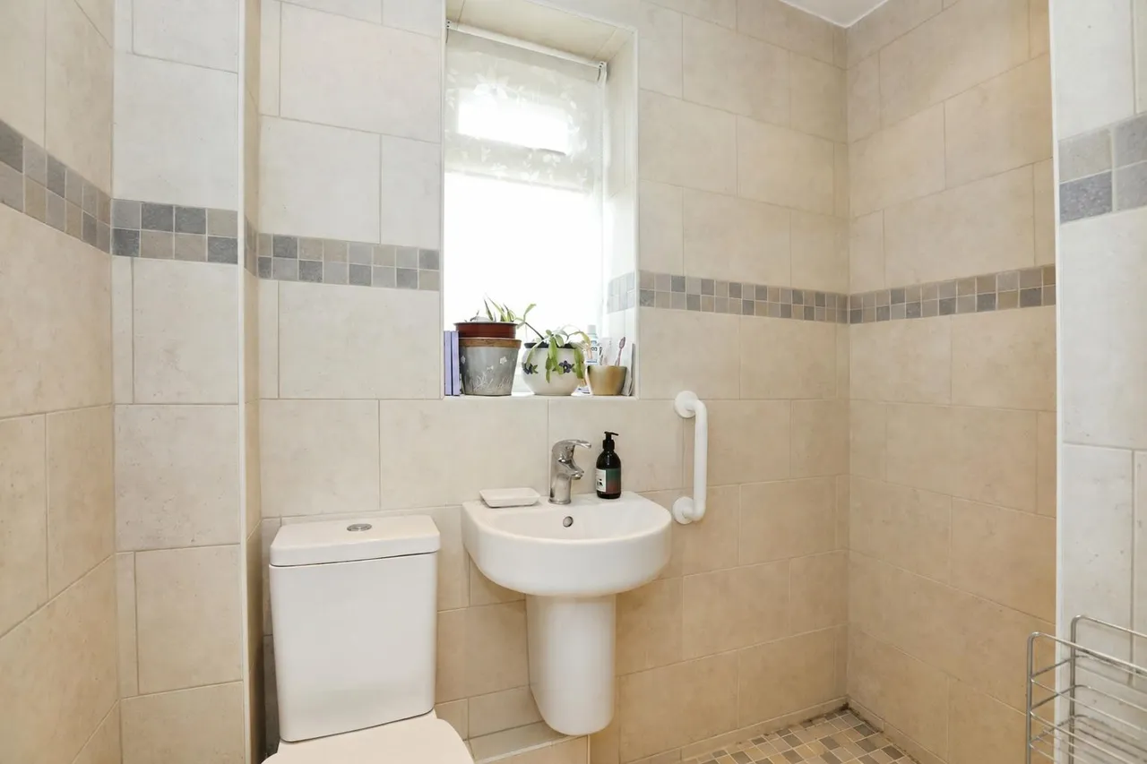 Blackheath, Crawley, RH10, photo 7