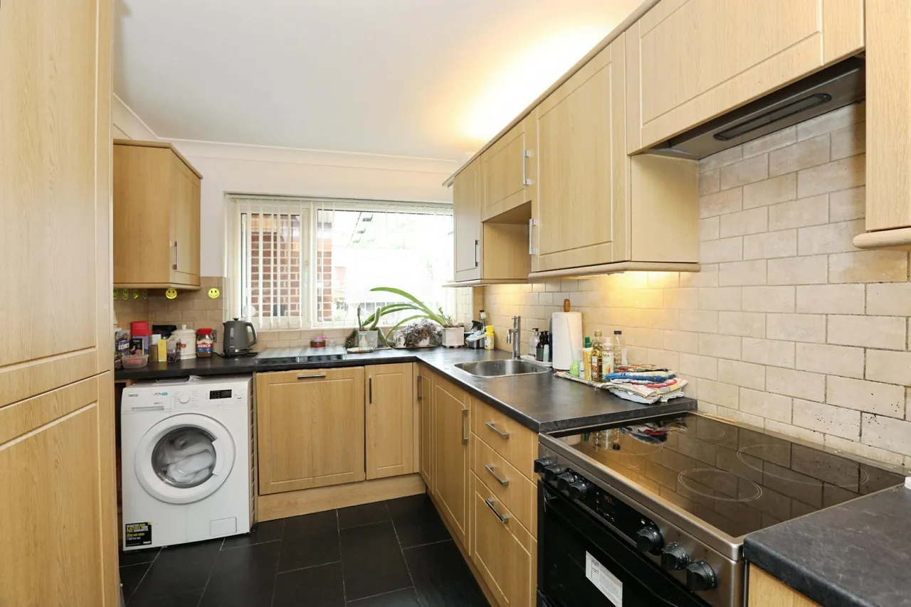 Blackheath, Crawley, RH10, photo 6