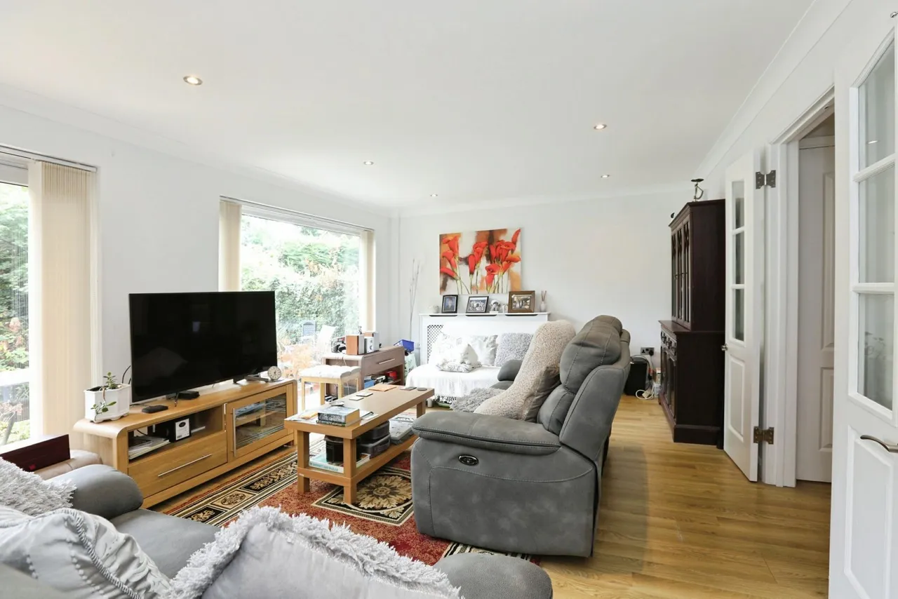 Blackheath, Crawley, RH10, photo 2