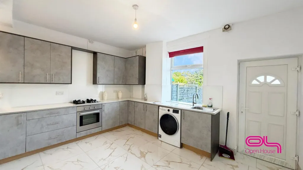 Buckley Lane, Farnworth, BL4, photo 4