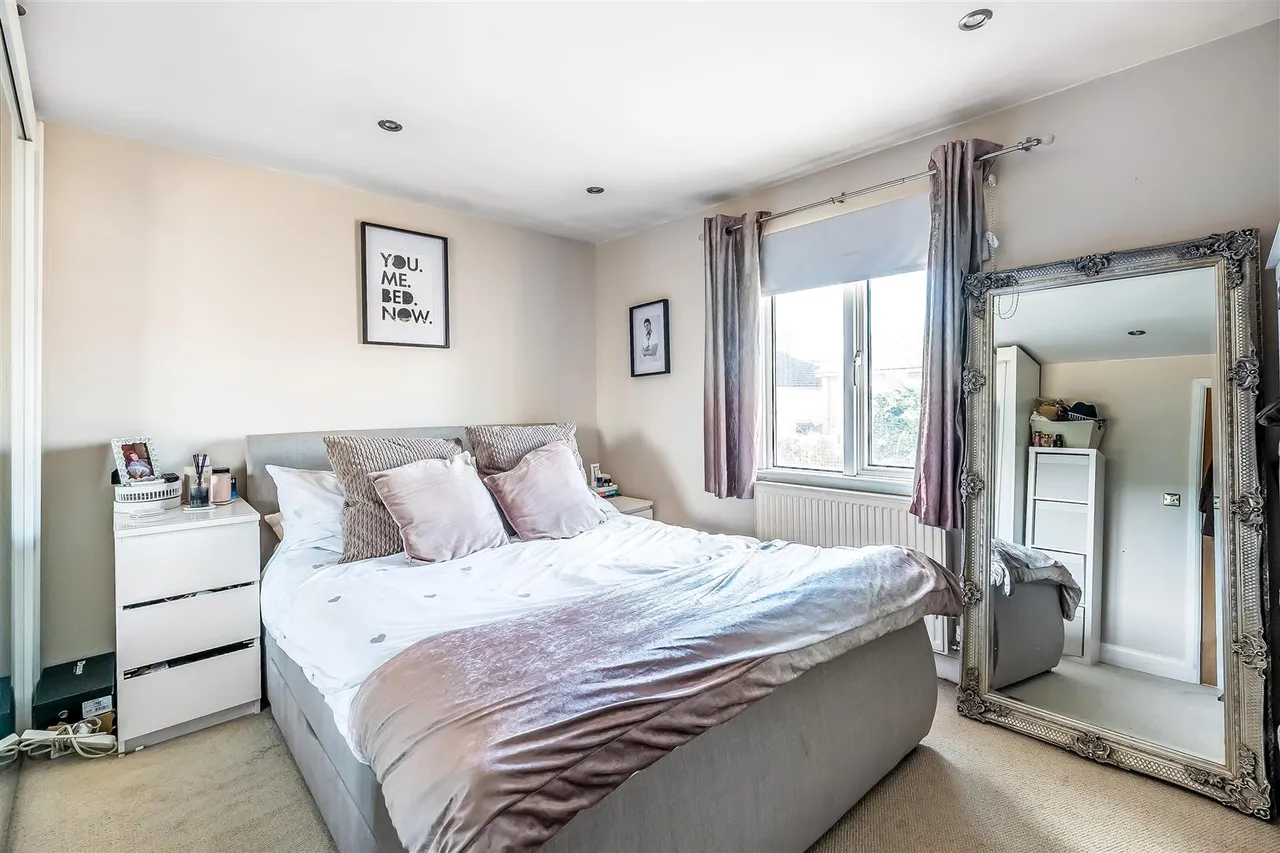 Kingston Road, Leatherhead, KT22, photo 3