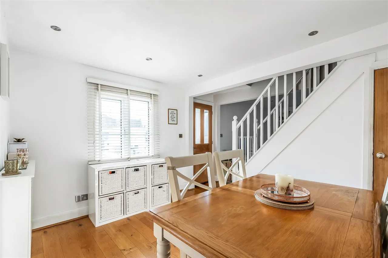 Kingston Road, Leatherhead, KT22, photo 8