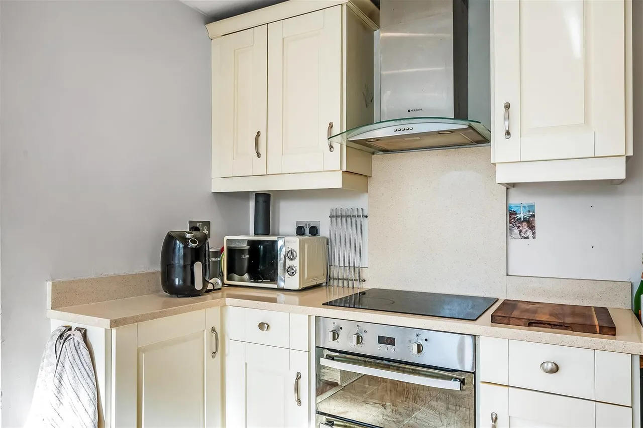 Kingston Road, Leatherhead, KT22, photo 6