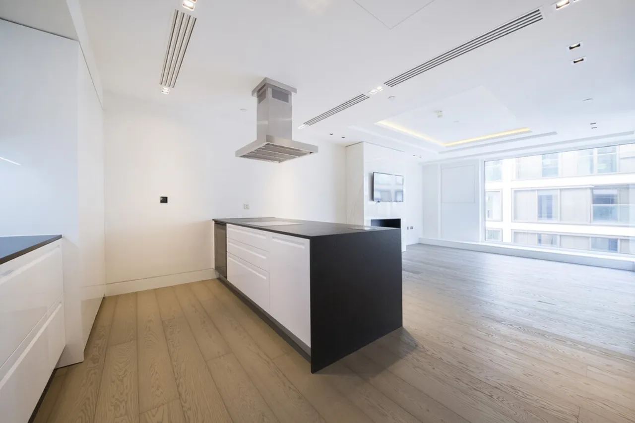 3 bed flat for sale, Kensington High Street, W14