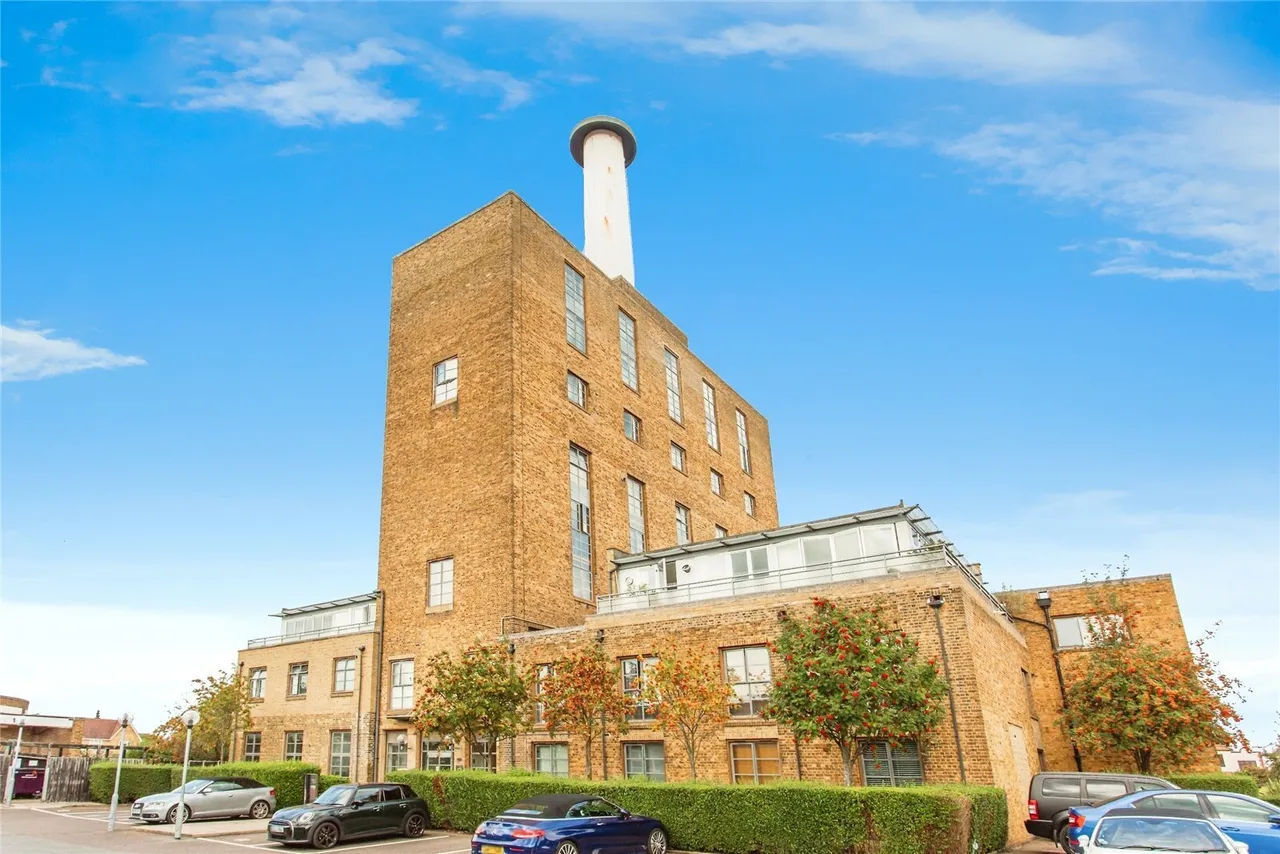 1 bed flat for sale — Rochford Lofts, Pollards Close, Rochford, Essex, SS4