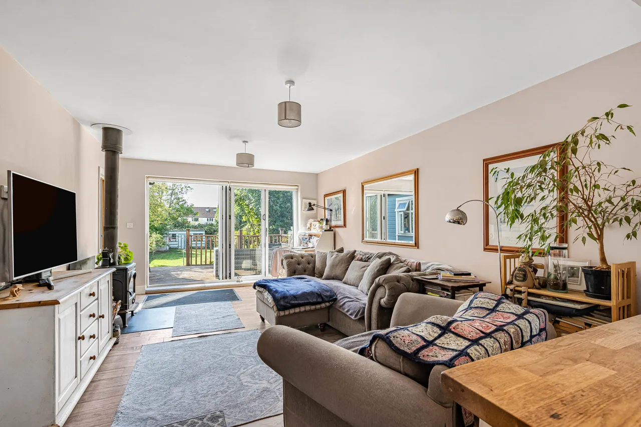 Ayebridges Avenue, Egham, TW20, photo 2
