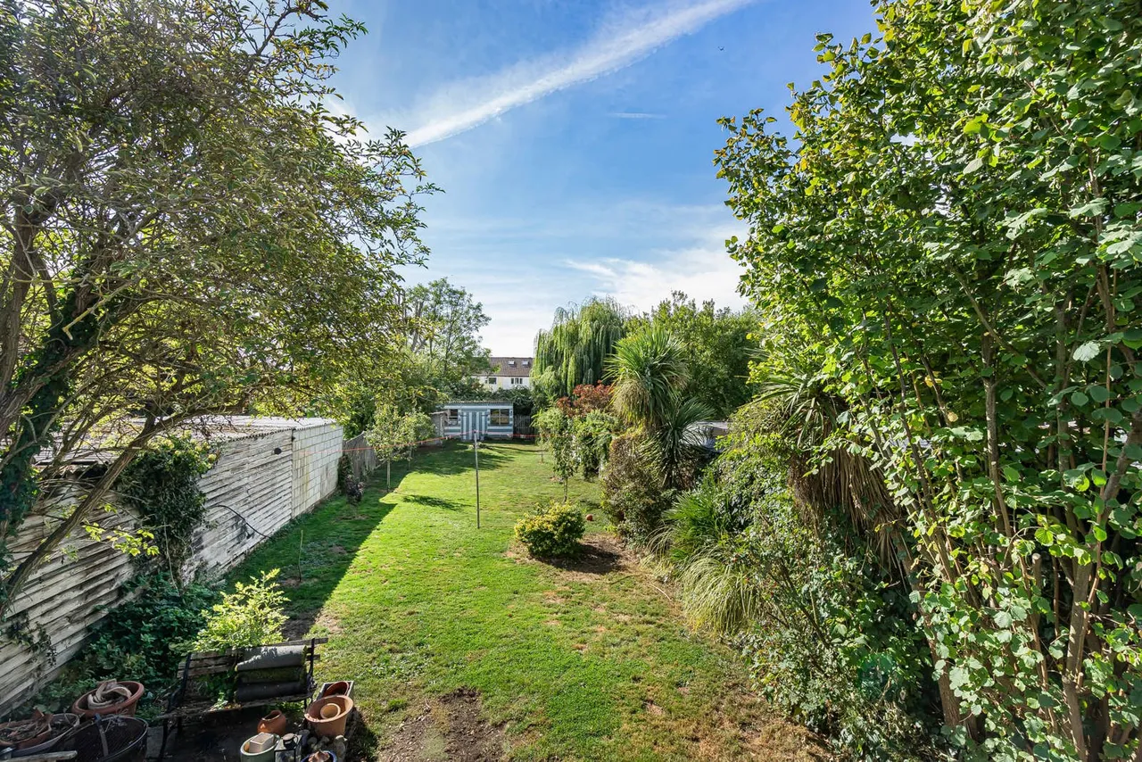 Ayebridges Avenue, Egham, TW20, photo 15