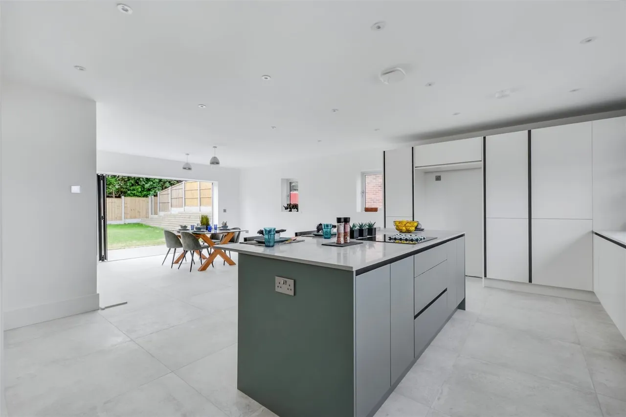 Bletchley Close, Beeston, NG9, photo 8