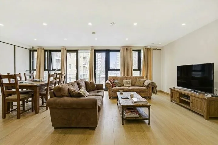 3 bed flat to rent, Meridian Place, London, E14