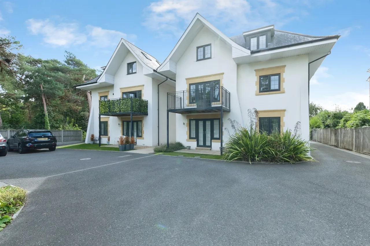 3 bed house for sale — Talbot Avenue, Bournemouth