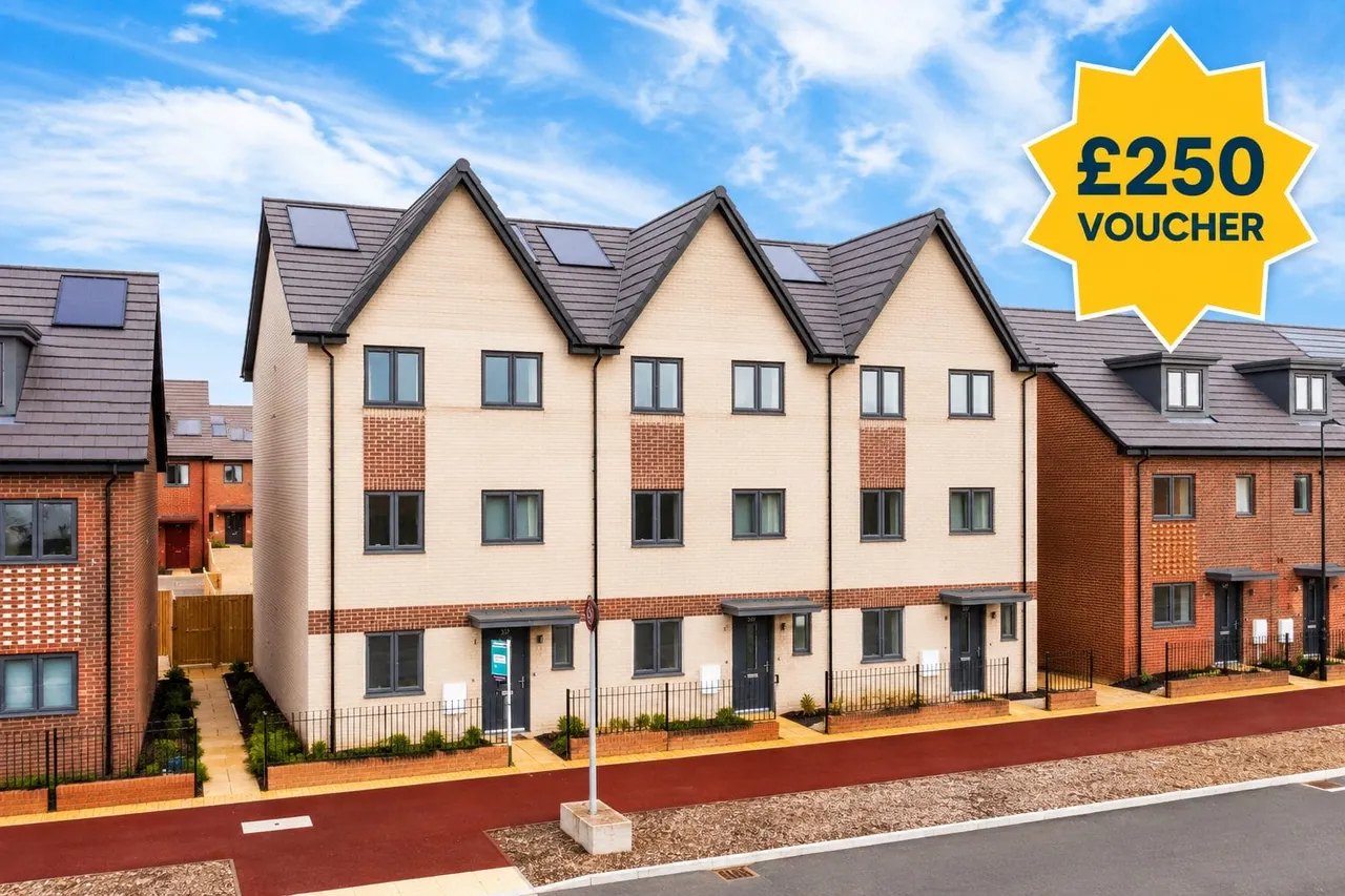 4 bed house to rent — Barrosa Way, Whitehouse, Milton Keynes, MK8 1LN