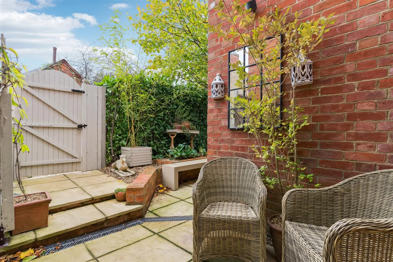 East Street, Olney, photo 11