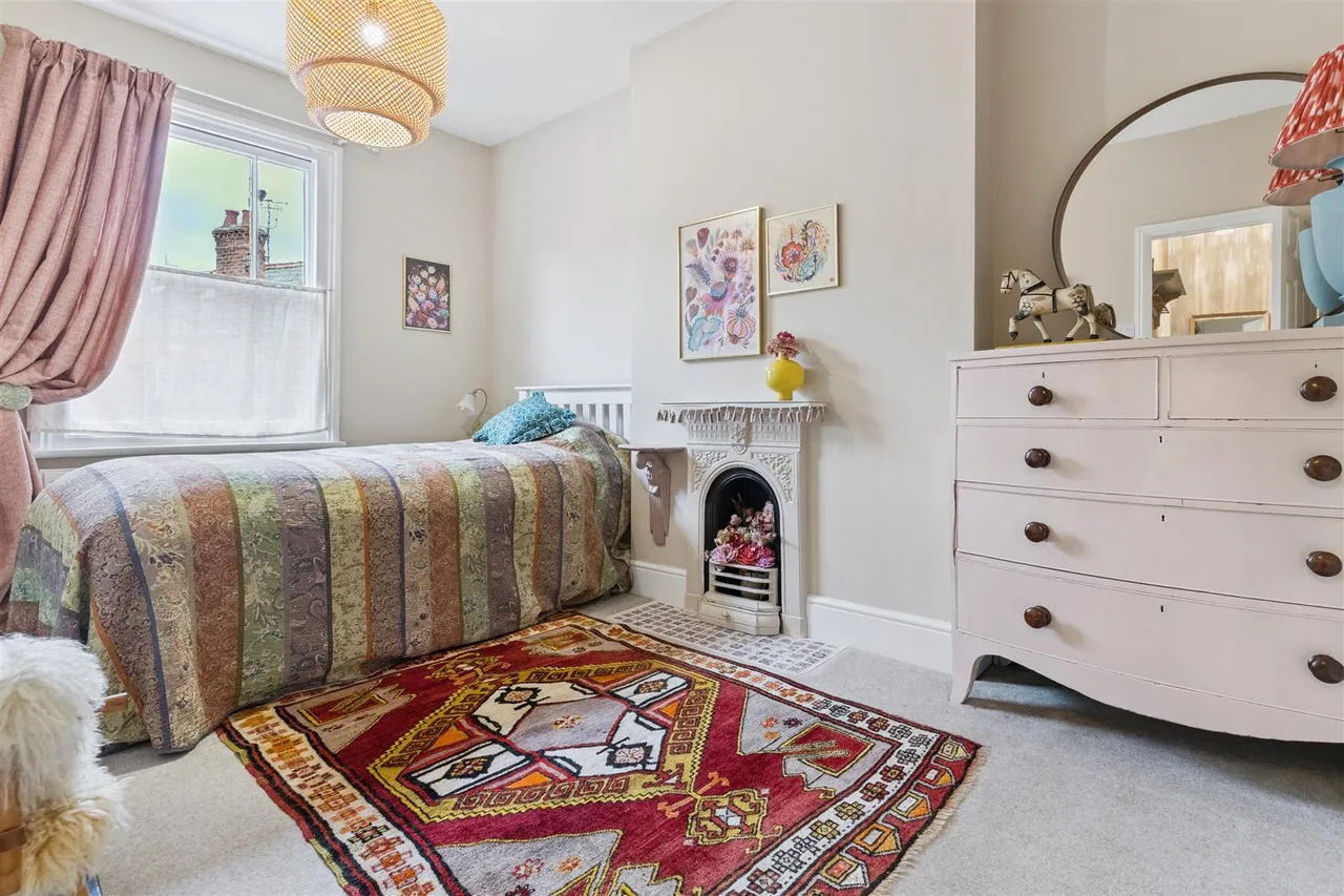 East Street, Olney, photo 19