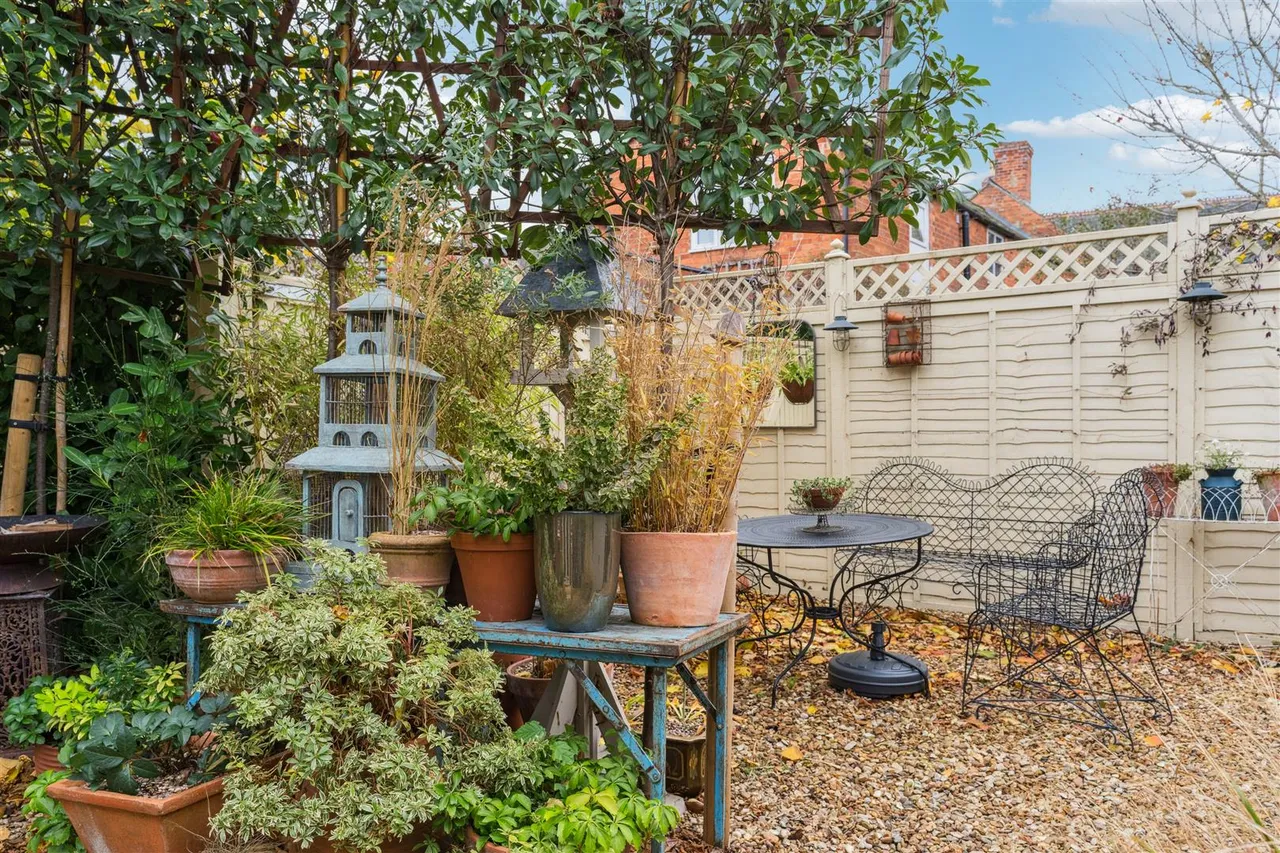 East Street, Olney, photo 26