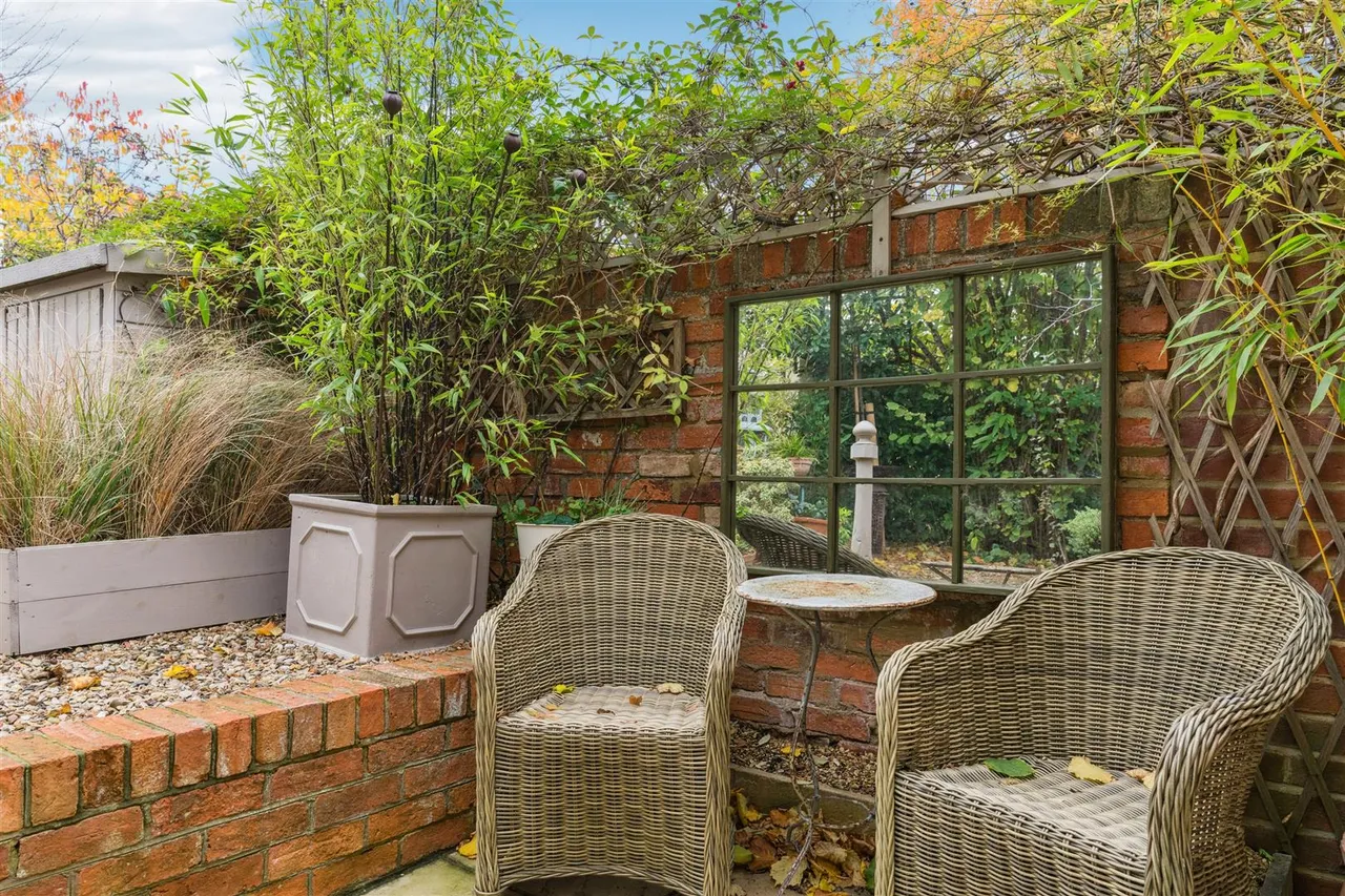 East Street, Olney, photo 25