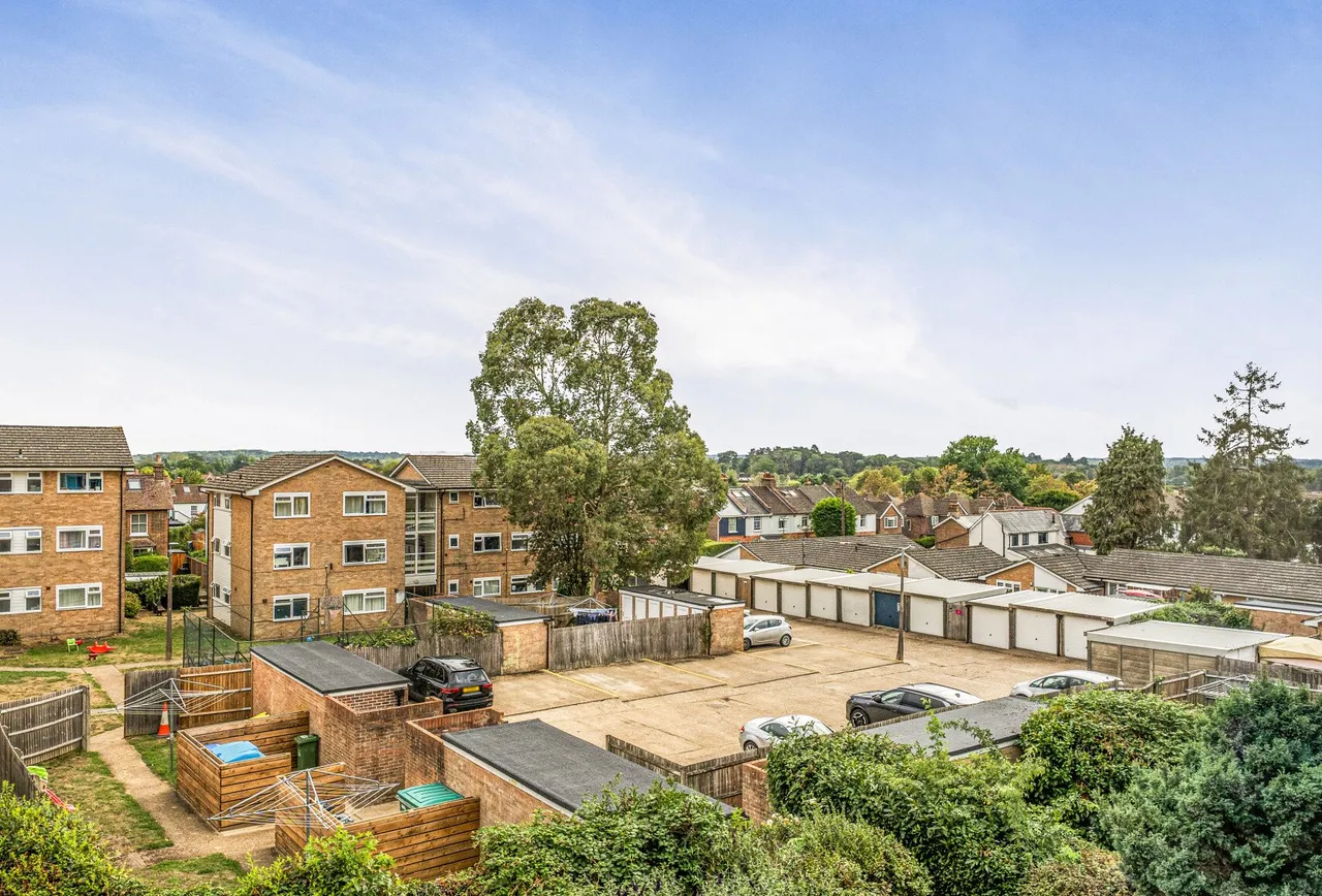 Park Lane East, Reigate, RH2 8LP, photo 12