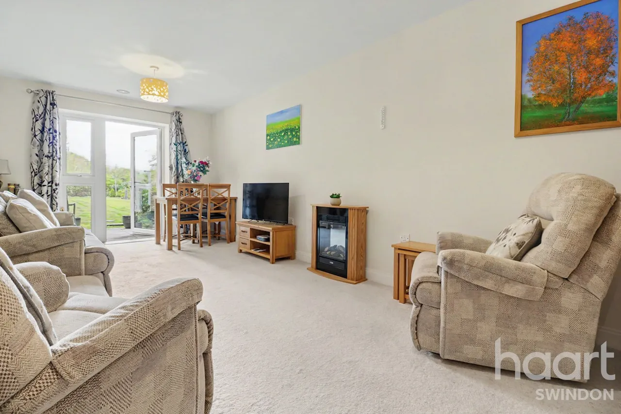 1 bed flat for sale, Banks Place, Wroughton, SN4